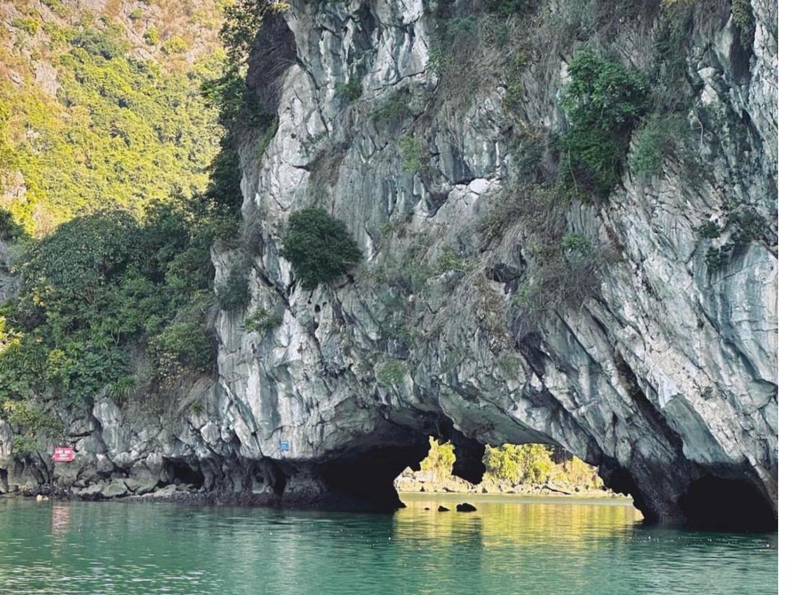 Hotel Halong Luxury Cruise à Hạ Long Extérieur photo