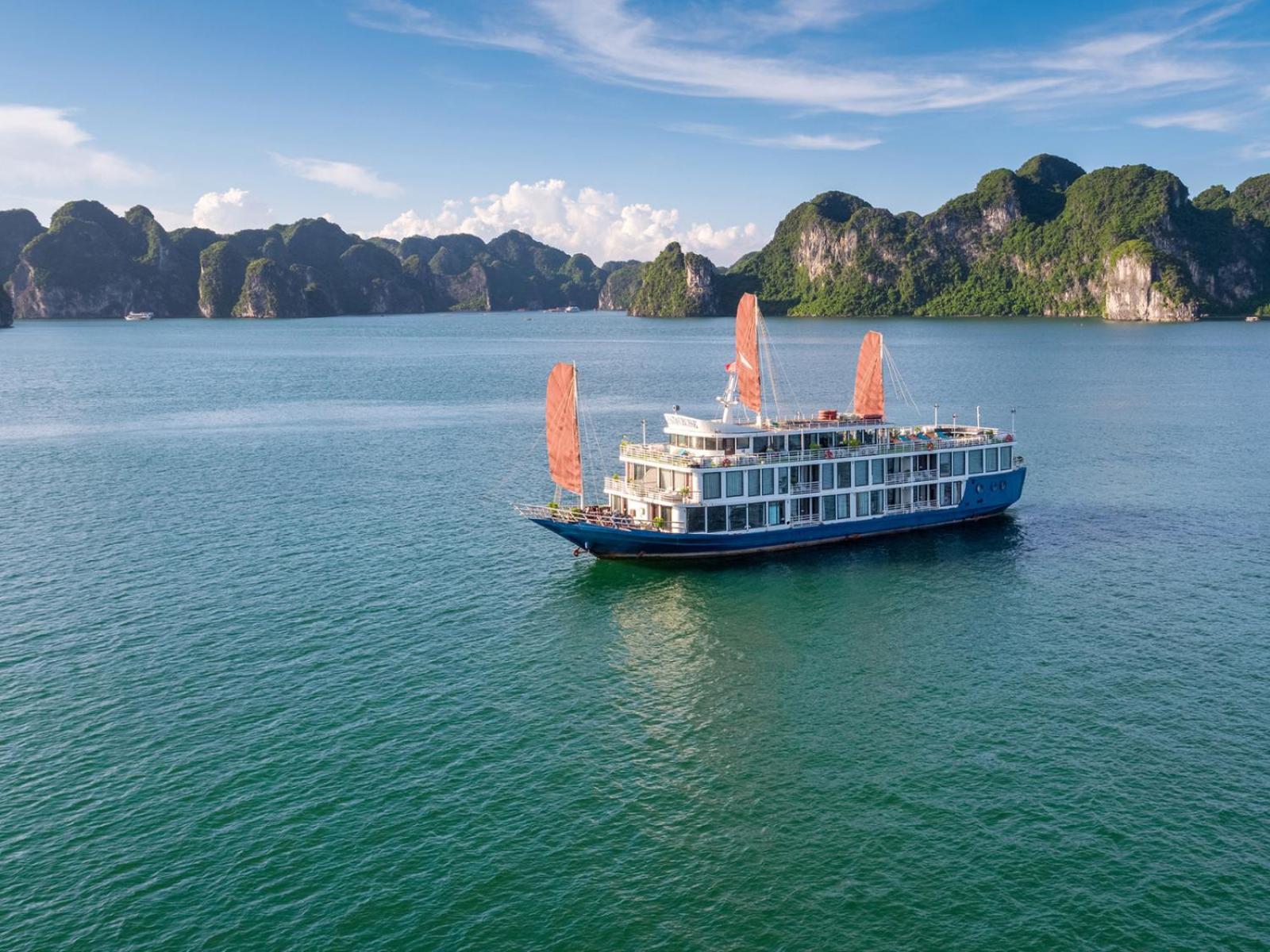 Hotel Halong Luxury Cruise à Hạ Long Extérieur photo